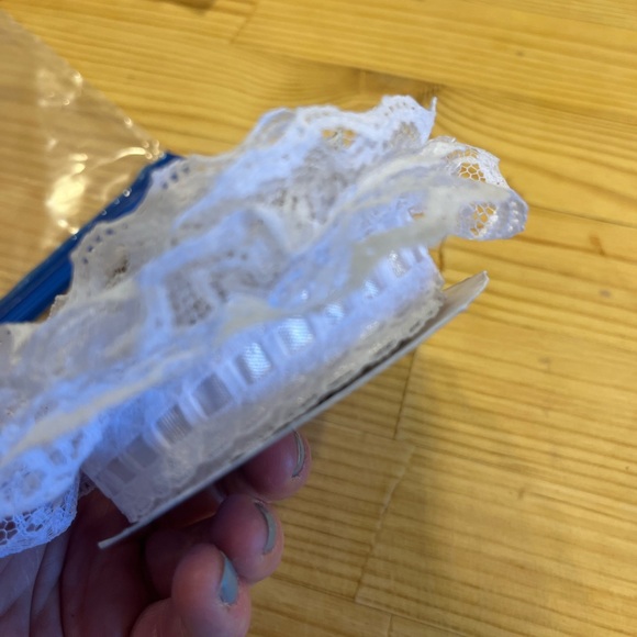 Assorted Lace Trim Collection - Picture 2 of 14